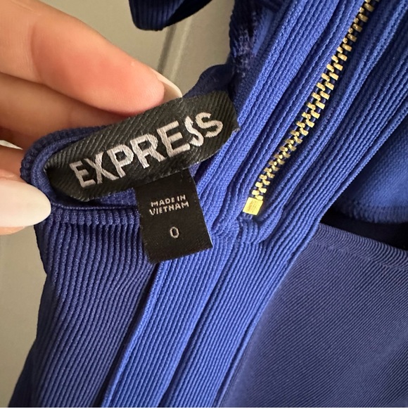 Express Dress - Picture 5 of 5